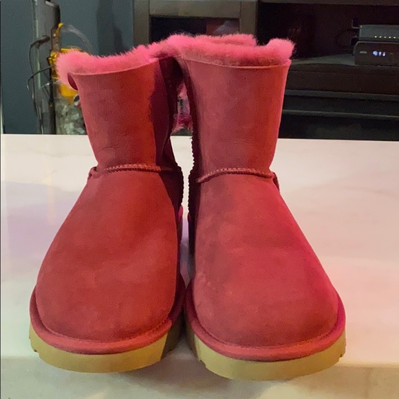 Ugg Bailey bow red size 10 - Picture 1 of 6